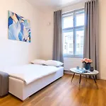 Hidden Art Boutique By Dwellfort Lejlighedshotel Prag
