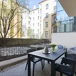 Hidden Art Boutique By Dwellfort 4*